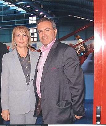 &Epsilon;&upsilon;&chi;έ&sigmaf; &kappa;&alpha;&iota; &Delta;ώ&rho;&alpha; &sigma;&tau;&omicron; &Delta;&eta;&mu;&omicron;&tau;&iota;&kappa;ό &Kappa;&omicron;&lambda;&upsilon;&mu;&beta;&eta;&tau;ή&rho;&iota;&omicron; &tau;&eta;&sigmaf; &Pi;ό&lambda;&eta;&sigmaf;